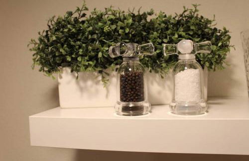 Private Basement Suite w Hot Tub - Foto 13