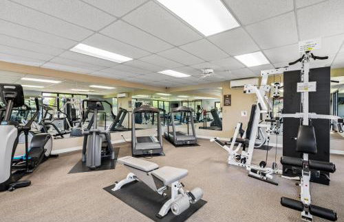 Hilton Pool Pass incl - Spacious & Relaxing Resort Gem ~ View ~ Pool ~ Gym - Foto 82