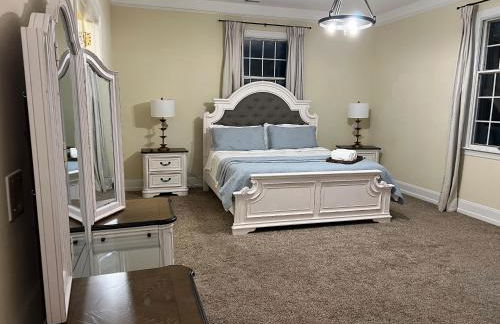 Beautiful River front home with private pool - Foto 12