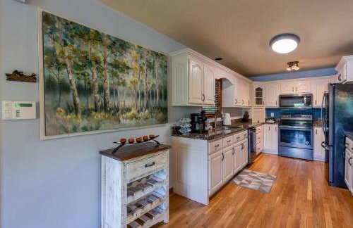 Lakefront Point Retreat on Nantahala Lake with Dock - Foto 22