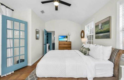 Tropical Estate w/ Guesthouse & Pool. Sleeps 8! - Foto 9