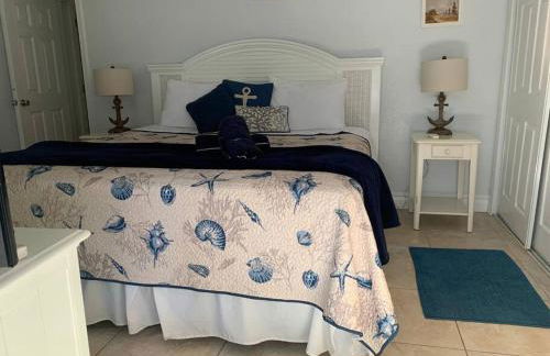 An Island Getaway at Palm Tree Villas - Photo 39