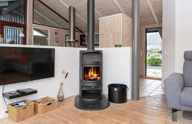 7 Person Holiday Home in Sjolund - Foto 7