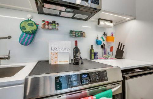 Modern Artist Loft Canvases Coffee and Comfort - Foto 18