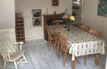 Fermaine, 50m from sea, garden, dogs, town centre - Photo 12