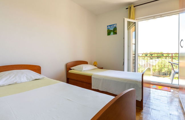 Simplistic Apartment in Rogoznica near Sea Beach - Foto 5