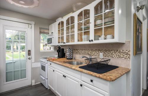 2 BEDROOM HOT TUB WASHER dRYER PVT BACKYARD - Foto 6