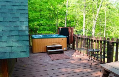A-Frame Cabin #5 with Hot Tub on Patoka Lake in Southern Indiana - Foto 7