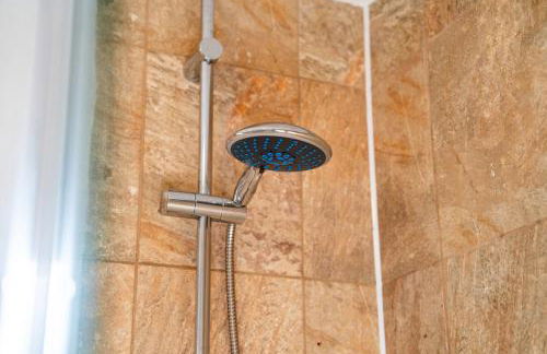 The Tudor Escape - 3 Bedroom House in Canterbury City Centre with Parking - Foto 42