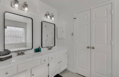 Luxury Holiday Home 5BR Hot Tub, Pool & Beautiful Backyard - Foto 29