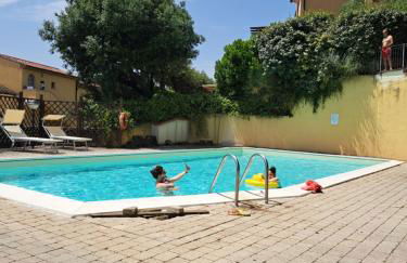 Trilocale con piscina - Foto 16