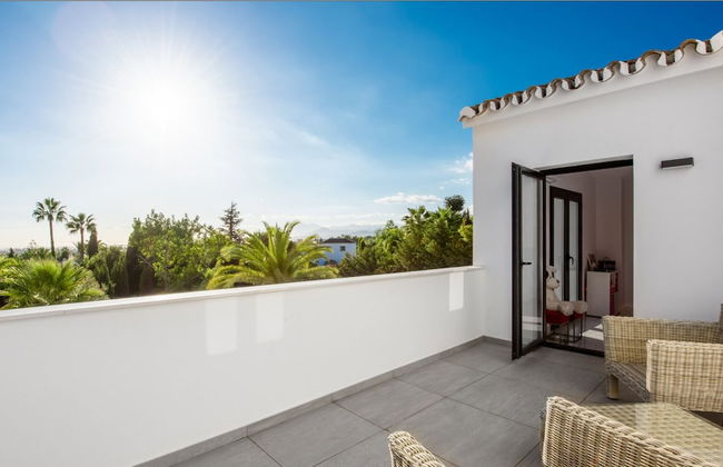 Magnificent And Modern Decorated Villa - Photo 20