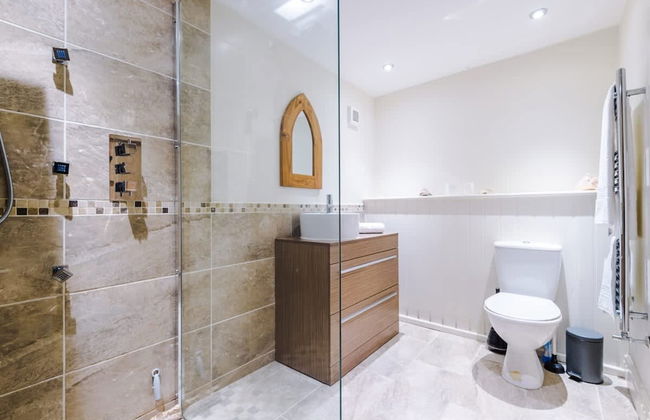 Host Stay Belvedere House - Photo 28