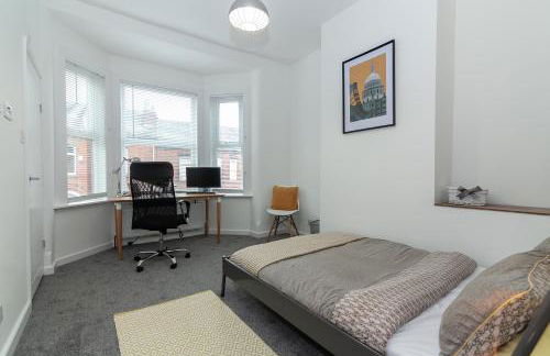 Park House - Large 3 Bedroom Victorian House, 10 Mins from Manchester - Foto 17