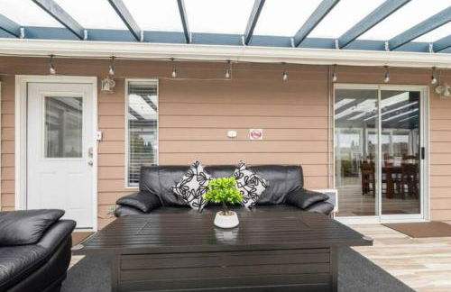 Shiny Rambler House with Spacious Solarium. - Foto 39