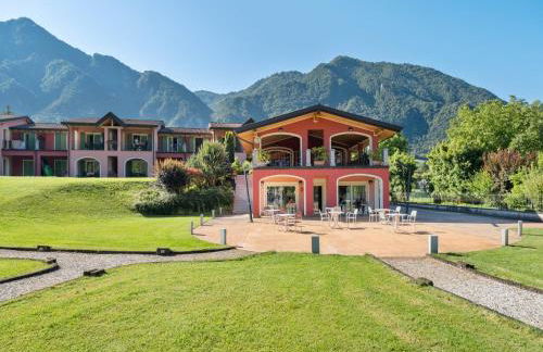 Spacious apartment in Idro with shared pool - Foto 1