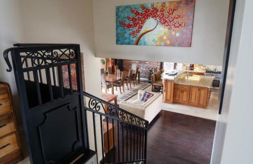 Stunning Home & Spectacular View - Photo 9