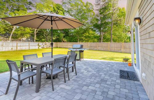 Renovated & Sophisticated Home Near Beach & Shops! - Photo 39