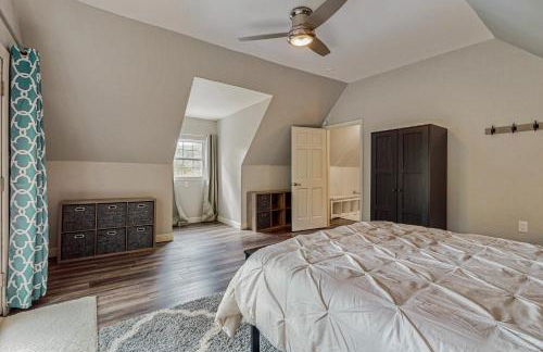 Lakefront Cabin Sleeps 14 - 2 Level Dock - Sun Deck - Foto 18