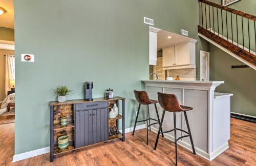 Inviting Vernon Twp Condo with Private Balcony! - Foto 8