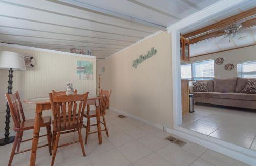 Island Beach House with No Extra Fees - Photo 8