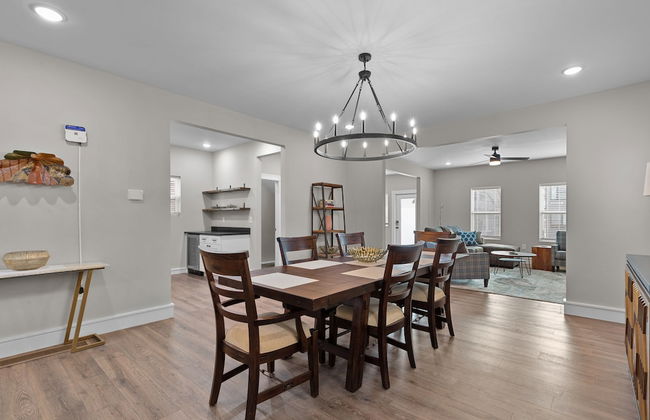 Bright Urban Comfort | JZ Vacation Rentals - Photo 12