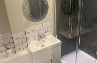 Fern House by Shortstays4u A Beautiful 2bedroom Townhouse with free parking in the town! - Foto 12