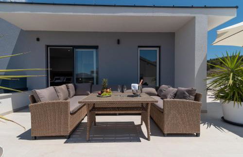 Luxury Villa Sun Stone heated pool & whirlpool - Foto 15