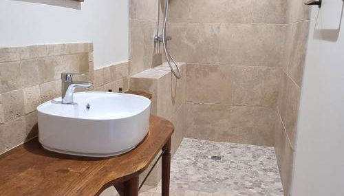 Luxe et tranquillité au vert: maison 6 chambres, piscine, proche du Mans, idéale familles et groupes - FR-1-410-361 - Foto 3