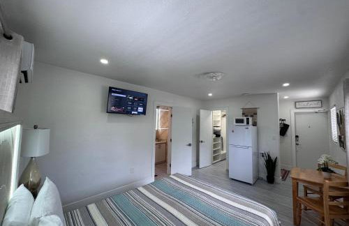 Stylish Studio Apartment By Miami International Airport - Photo 3