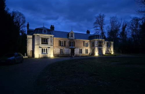 Château de charme avec parc arboré - Foto 4