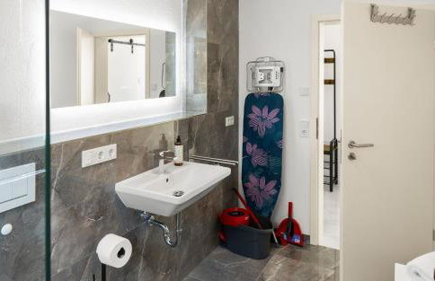 Lit Living Deluxe Apartments Wörth - Parking - Box Spring - BBQ - Balcony - Foto 24