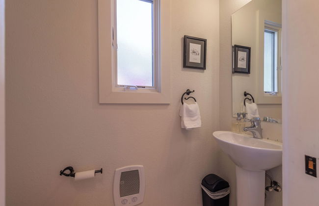 3BR Home in Alpine Meadows for 8 - Photo 22