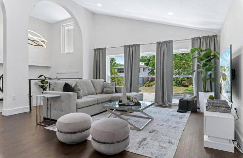 Luxury pool home near the beach! - Foto 14