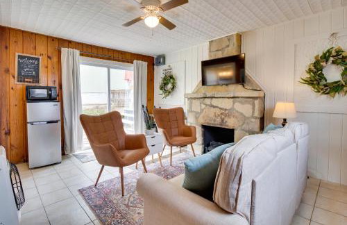 Mountain Home Cabin with Fire Pit Less Than 1 Mi to Lake! - Foto 6