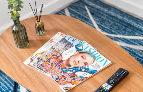 2 Bed Apartment - Sleeps 3 - Parking - Cradley Heath 54C - Foto 10