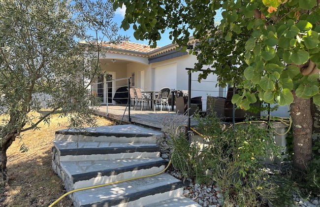 Attractive Holiday Home With Private Pool - Photo 15