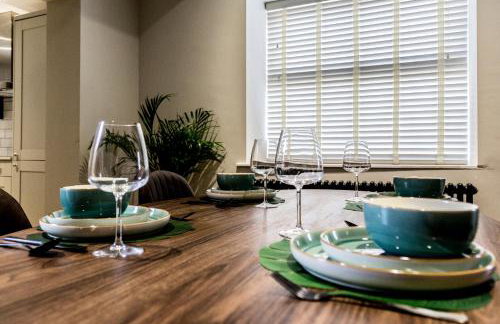 The Jungle! House with Hot Tub. - Foto 10