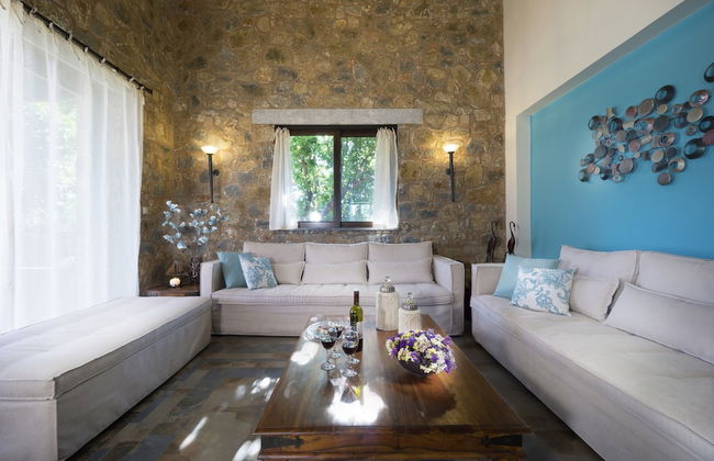 Private Polished Mansion w Private Pool Jacuzzi - Photo 29