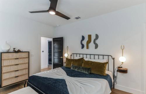 Chic Austin Getaway brand new with rooftop patio - Foto 48