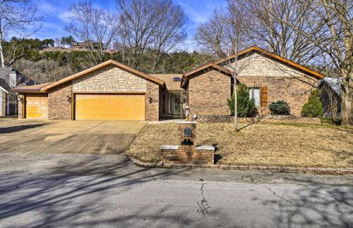 Waterfront Hollister Retreat with Dock and Game Room! - Foto 3