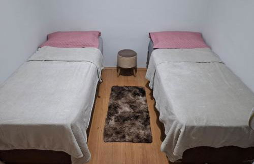 Apartamento 2 quartos próximo ao Estádio e Autódromo - Foto 2