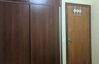 Quarto de Casal Bem Localizado Em apto Compartilhado AP 204 - Foto 9