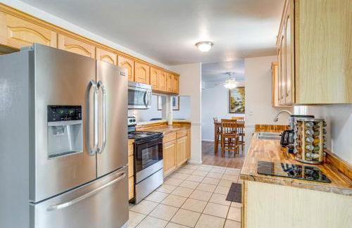 2 Mi to Hospitals Home with Private Yard in Aurora - Photo 8