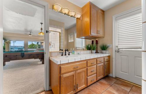Lakeside Mansion Waterfront 34 beds Boat ramp - Foto 35