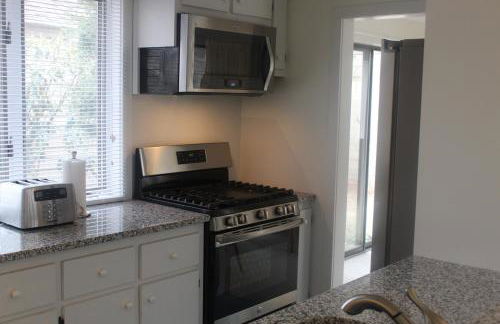 Exceptional New Seabury Mews Property - Photo 9