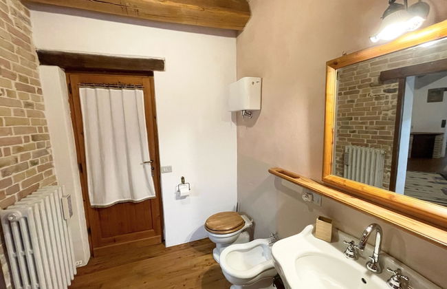 Spoleto Tranquilita Sleeps 20 With Wifi Pool Yoga Studio Gardens and Views - Photo 48