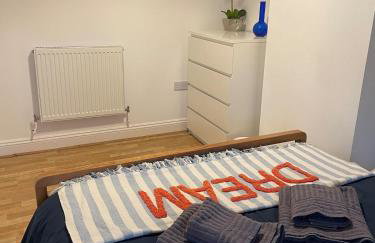 Victorian red-brick home in picturesque market town - Photo 12