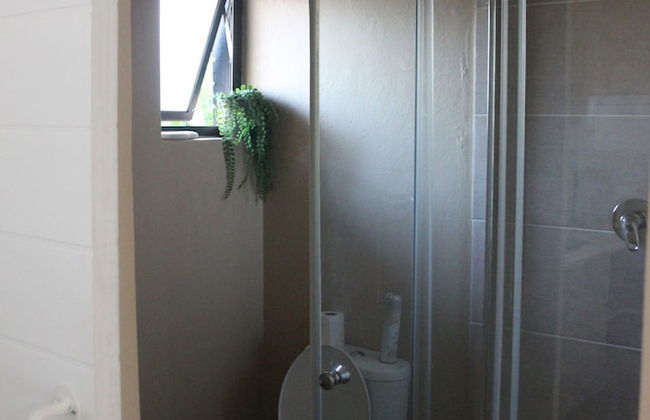 Chic & Serene 1-Bed Haven in Roodepoort - Photo 27