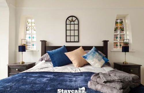 Spacious 6-Bed with Large Patio and Free Parking - Foto 6